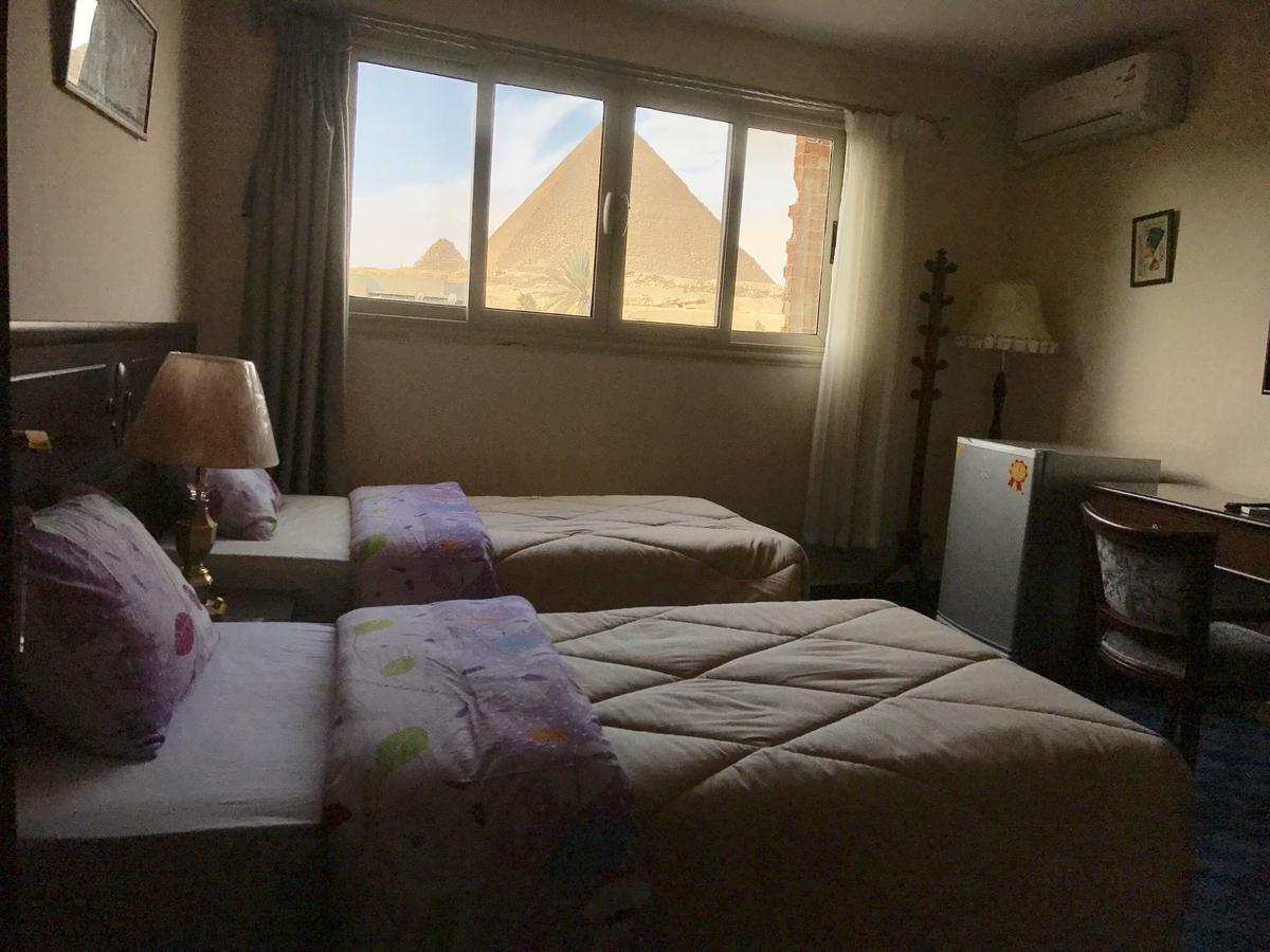 3 Pyramids View Inn Giza Bagian luar foto
