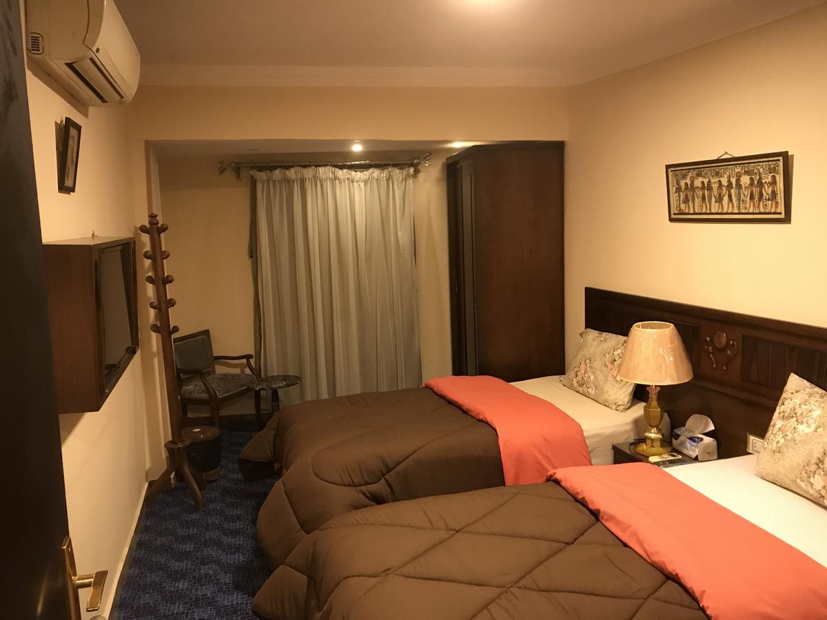 3 Pyramids View Inn Giza Bagian luar foto