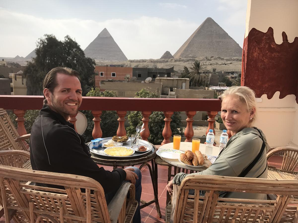 3 Pyramids View Inn Giza Bagian luar foto