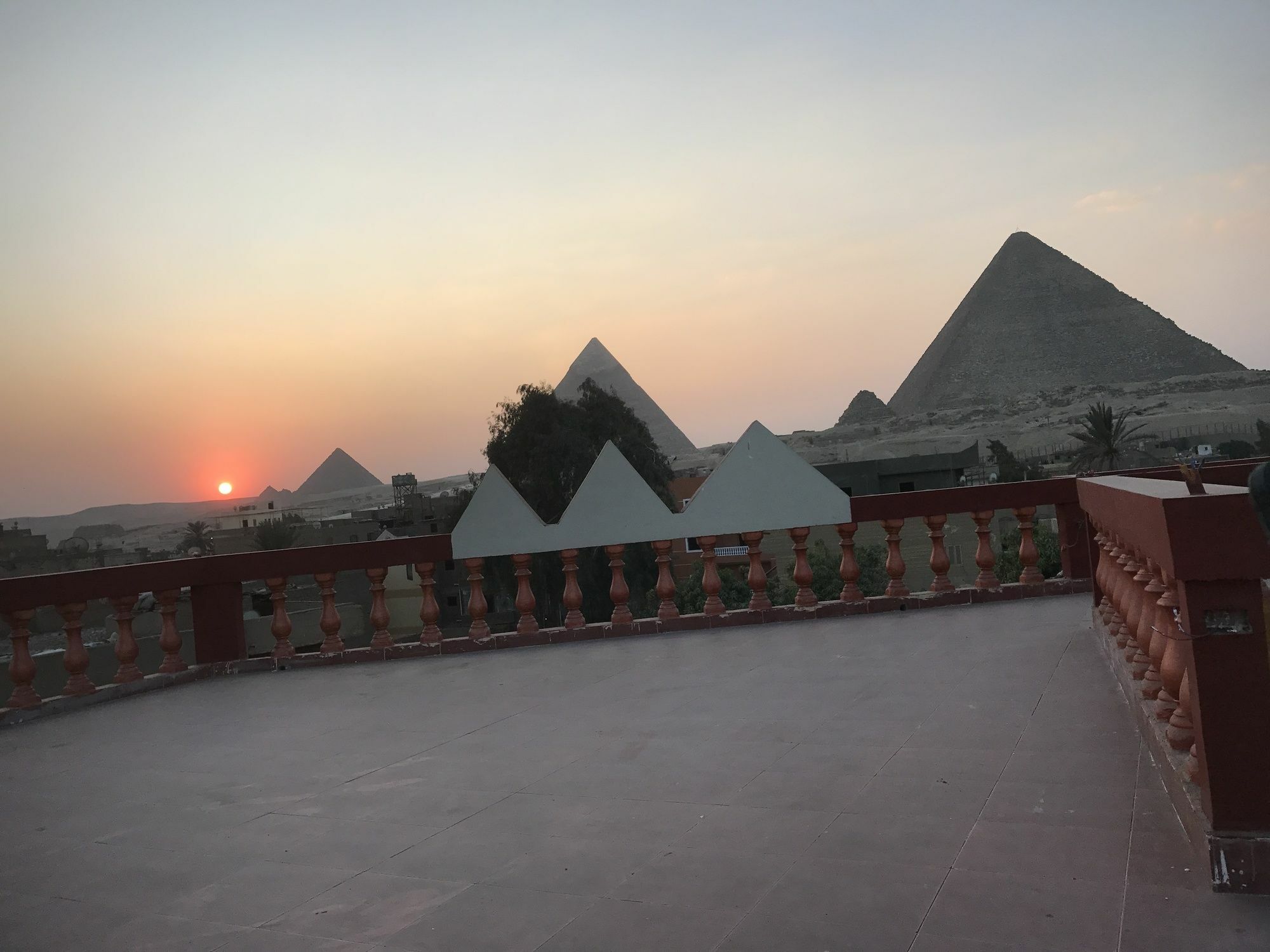 3 Pyramids View Inn Giza Bagian luar foto