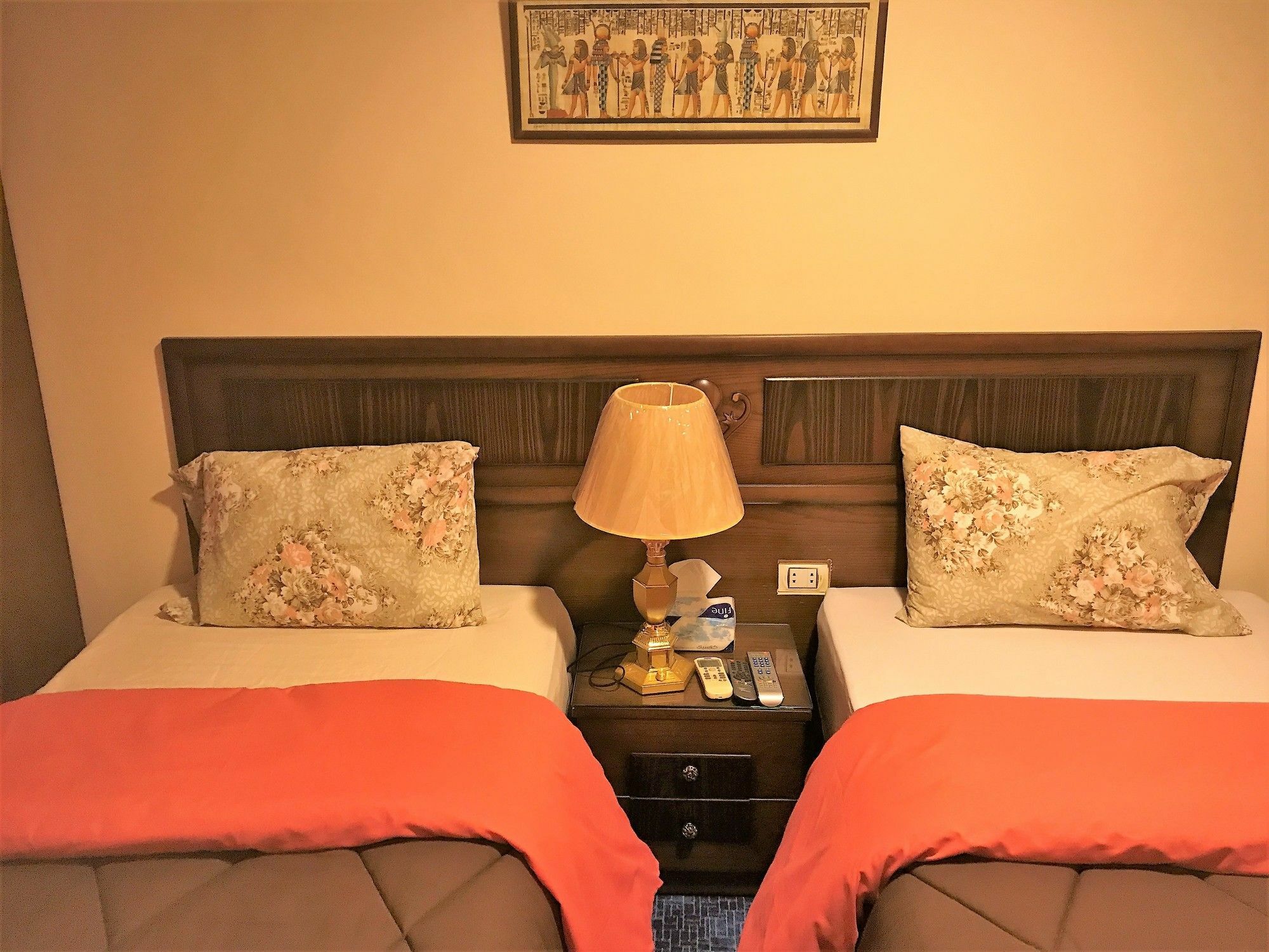 3 Pyramids View Inn Giza Bagian luar foto